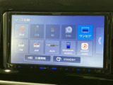 ラジオやディスク、Bluetoothなど複数の音源が画面上に並び、使いたい項目を選びやすい構成です。普段の移動やお出かけの際に、好みの音源を手軽に選べます。