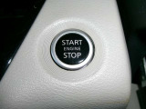 使い勝手の良いプッシュエンジンスターター装備♪鍵をカバンやポケットなどから取り出さずにエンジンを始動出来ます☆鍵を回す必要も探す必要もございません!