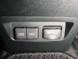 停電などの非常時には電源としても使える100V/1500Wコンセントを車内に設置。電気製品にも対応し、普段使いにもアウトドアでも大活躍!センタコンソールリヤ側