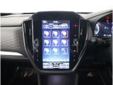 11.6インチの縦型ディスプレイに、ナビゲーション機能をはじめ、エンターテインメント、車両情報、エアコン操作、各種設定などを集約。タブレットのような感覚で、直感的に操作できます。