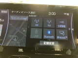 電話を手に持って運転するのは違反です!ハンズフリーで運転中は通話しましょう!通話、音楽再生等さまざまな接続がワイヤレスで可能なのは嬉しいですね!