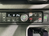 フロント両席にはシートヒーターが付いています!寒い日に便利な装備ですね。