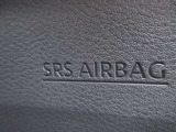 運転席側にSRS二-エアバックシステムを採用 万一の際の安全性を高めました