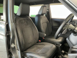 【運転席・助手席】内装ルームクリーニング済みです。しっかり綺麗にしていますので、是非、お確かめください。車に自信があるからこそ、是非一度ご来店頂き内外装も見てもらえると幸いです。