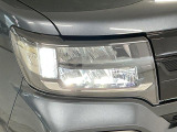 【LEDヘッドライト】現代の主流のライト。明るい光が瞬時に立ち上がり、必要な場所を均一に照らします。寿命も長く省エネで、スタイリッシュなデザインです♪
