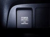 ETC車載器と急速充電対応の携帯用USBジャックが2つ装備されています!!