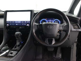 運転席廻りです。