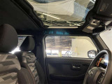 爽やかな風と光が差し込む開放的な車内で、至福のドライブを心ゆくまで。