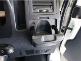 運転席側ドリンクホルダー。