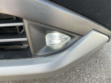 フロントのライトは全てLED仕様です!さらにフロントバンパーにはソナーがついており、アクセルとブレーキを踏み間違っても前にぶつかるリスクを軽減してくれます!!