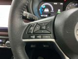 【ステアリングスイッチ】運転中に前方から目線をそらすことなくオーディオ等の操作が可能な便利機能!安心&快適なドライブを演出してくれます。