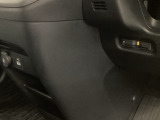 自社整備工場で点検整備をおこなってからお渡ししています。車検が残っている場合は『12ヶ月点検整備』を、車検整備付きの場合は『車検整備』をおこないます。整備費用は車両本体価格に含まれています。