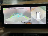 【アラウンドビューモニター】白線や駐車車両をナビゲーション画面に表示。駐車しているクルマとの位置関係がひと目でわかって安心です!