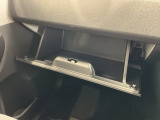 専門業者にて内外装のクリーニングを実施しております!