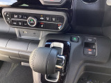 電子パーキングブレーキ搭載でオートブレーキホールドも装備(^^)/信号待ちなどで重宝しますよ〜(*^_^*)