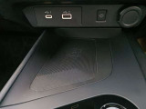 ワイヤレス充電器の画像になります。