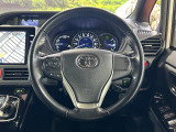 【純正革巻きステアリング】上質な革を使用することで、手にしっかり馴染みとても運転しやすいハンドルです♪