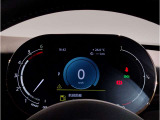 『運転』に対するBMWのこだわりはメーターパネルにも表れております。視野性の良いメーターパネルは疲労感の軽減と、運転の楽しさをもたらしてくれます。