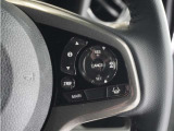 ◆アダプティブクルーズコントロール◆予め設定した車速内でクルマが自動的に加減速。前走車との適切な車間距離を維持しながら追従走行します。【LKAS】車線維持支援システムでステアリング操作を支援。