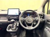 統一感があるデザインのインパネ周りです。スイッチレイアウトも使いやすいよう配置されています。