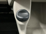 【アクセサリーソケット】12Vの電源は使いやすい位置に装備!用途は様々、スマホの充電やドラレコの電源として役に立ちます♪