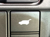 【パワーバックドア】スマートキーや運転席のボタンを押すだけでリアゲートが自動で開閉します!荷物を持っている時や、高い位置にあるバックドアを閉める際に便利な機能です♪