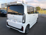 【車体写真】どのメーカーのお車でも、査定大歓迎です!その場で無料査定をさせていただきます。