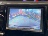【バックカメラ】運転席から画面上で安全確認ができます。駐車が苦手な方にもオススメな便利機能です。