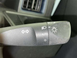 トンネルなど、周囲の明るさの変化でランプ類を自動オン・オフするコンライトです(消し忘れ防止機能付)