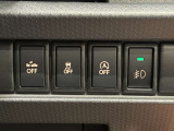 信号待ちなどの停車時にエンジンをストップ。燃料消費と排出ガスを抑えます。