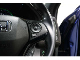 Hondaセンシングの機能のひとつ、アダプティブクルーズコントロール付!アクセルから足を離しても設定したスピードと前車との車間を保ち走行してくれます!車線維持もアシスト☆高速道路で疲労軽減ですね☆