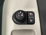 オート格納機能付きミラー キーフリーシステムのドア施錠に連動して自動的に格納!乗降時のミラー操作の手間が省けて便利です♪閉じ忘れを防げるほか、降車の直前まで後方の確認ができます!!