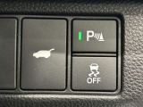 機能制御用のスイッチはステアリング右奥に集約されておりますので、運転の邪魔になりません!