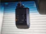 ◆ドライブレコーダー◆映像・音声などを記録する自動車用の装置です。 もしもの事故の際の記録はもちろん、旅行の際の思い出としてドライブの映像を楽しむことができます。