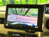 【バックカメラ】駐車時に後方がリアルタイム映像で確認できます。大型商業施設や立体駐車場での駐車時や、夜間のバック時に大活躍!運転スキルに関わらず、今や必須となった装備のひとつです!