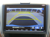 バック駐車が苦手な方や、初めてのお車で不安な方も安心。後方の映像をナビ画面に表示するため、周囲を確認しながらスムーズに駐車できます。