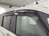 ★ドアバイザー★雨天時に窓を開けても濡れにくく車内に雨が入り込むのを防ぎながら換気ができます(^^♪