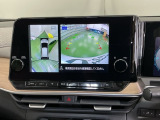 ガイドライン付きバックモニターで車庫入れも安心。知らない道でも安心して楽しくお出かけができます
