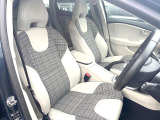 VOLVOのシートは人間工学に基づいた設計となっており長時間の運転でも疲れにくいと定評があります。