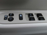 運転席のパワーウインドースイッチ部です。よく触れる場所だからこそ、使用状態があらわれますよね。ぜひこうした所もチェックしてください。