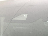 【プリクラッシュセーフティ】前方の車両等を検知し、衝突しそうな時は警報で注意を促し、ブレーキを踏む力をサポート。ブレーキを踏めなかった場合は衝突被害軽減ブレーキが作動、衝突回避をサポートします。