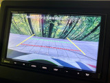 【バックカメラ】駐車時に後方がリアルタイム映像で確認できます。大型商業施設や立体駐車場での駐車時や、夜間のバック時に大活躍!運転スキルに関わらず、今や必須となった装備のひとつです!