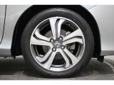 純正のアルミホイールが足元を飾ります!タイヤサイズは 185/55R16 になります。