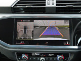 バックカメラ駐車時、後退時に後方を確認する事ができる安全快適装備になります映像だけでなくセンサーにより障害物の距離もドライバーに直感的に伝えてくれる機能になります。