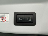 【パワーバックドア】ボタン一つでテールゲートが自動で開閉します。