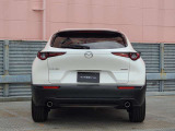 CX-30のエクステリアデザインは、明確なラインを使わず、面の動きのみで表現。アートとしての美しさと生命感を感じさせるデザインを創生しています