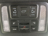 【パワーバックドア】スマートキーや運転席のボタンを押すだけでリアゲートが自動で開閉します!荷物を持っている時や、高い位置にあるバックドアを閉める際に便利な機能です♪