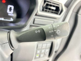 【オートライト】車外の明るさに応じて自動的にライトの点灯・消灯をしてくれます
