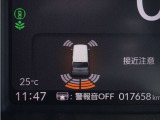 【クリアランスソナー】バンパーに付いたセンサーが障害物を検知。一定の距離に近づくとアラートで教えてくれます。狭い駐車スペースや車庫入れ時も安心です。