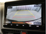 バックガイドモニターで、後方を確認しながら安心して駐車することができます。運転初心者も熟練者も必須の機能ですよ!